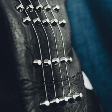Black Jewel – Geantă rock style neagră cu corzi de chitară Black Jewel – dimensiuni mari și mici, geantă rock style neagră
