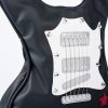 Grunge Star este o geantă rock fashion în formă de chitară, realizată manual din piele vegană italiană. Decorată cu corzi reale de chitară, nituri argintii, o stea roșie pe corp și trei stele roșii pe bretea, această geantă unică este perfectă pentru concerte, festivaluri și ținute îndrăznețe. Disponibilă în două stiluri, crossbody sau rucsac, în funcție de preferințele tale.