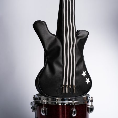 Blackstage – geantă rock pentru concerte în formă de chitară bass Geantă rock concerte Blackstage în formă de chitară cu fermoare metalice argintii