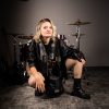 Geantă chitară Wild Star purtată pe umăr la concert